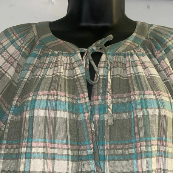 Loft beautiful multi colored top. - Picture 2 of 5